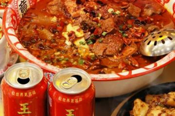 解辣又回甘！王老吉搭档川味毛血旺，为都市人打造舌尖“休息日”